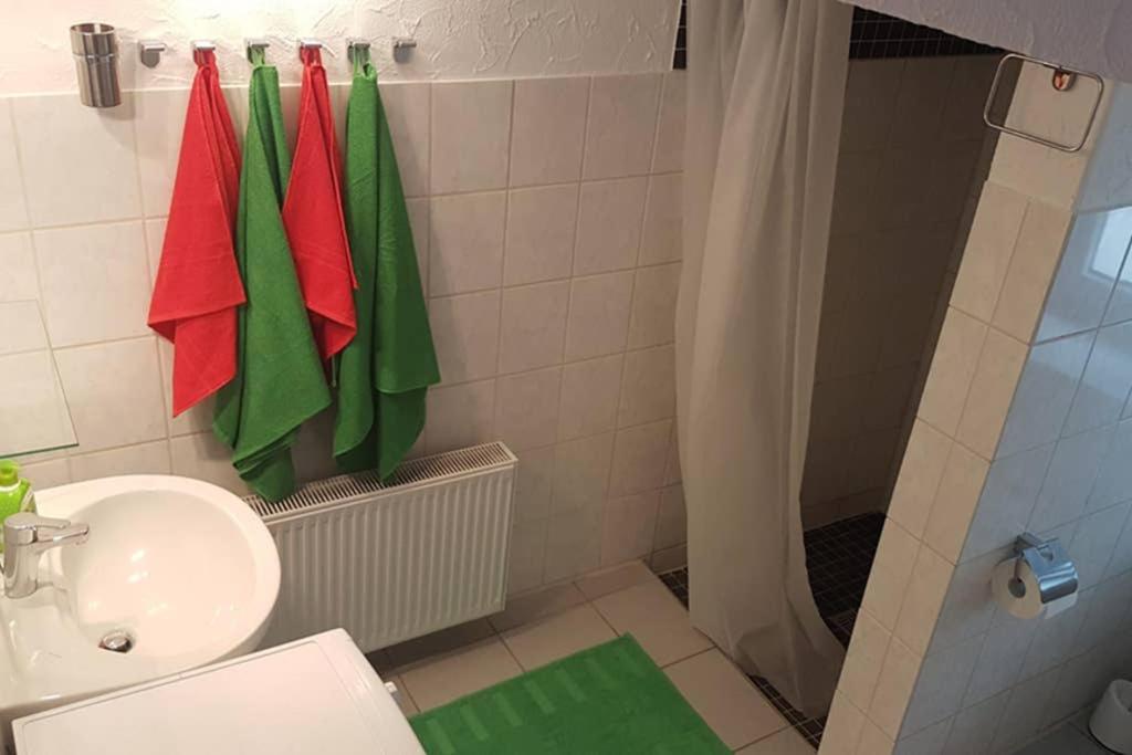 Appartement Vanille, Ferienwohnung Mit Eigenem Eingang, Wie Ein Kleines Haus Bad Salzuflen Exterior foto
