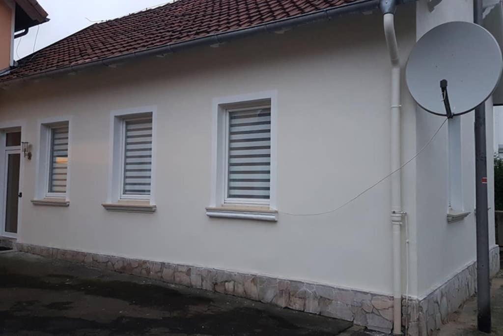 Appartement Vanille, Ferienwohnung Mit Eigenem Eingang, Wie Ein Kleines Haus Bad Salzuflen Exterior foto